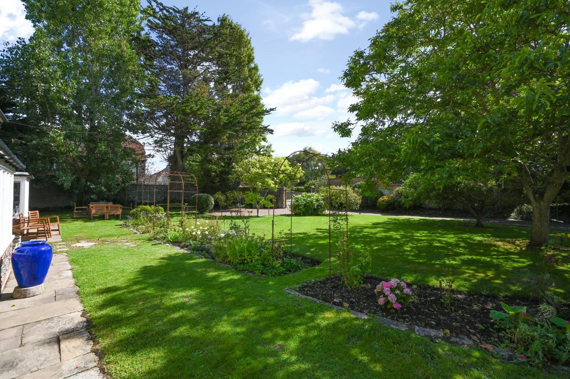 Walnut Tree House Villa Rustington Exterior foto